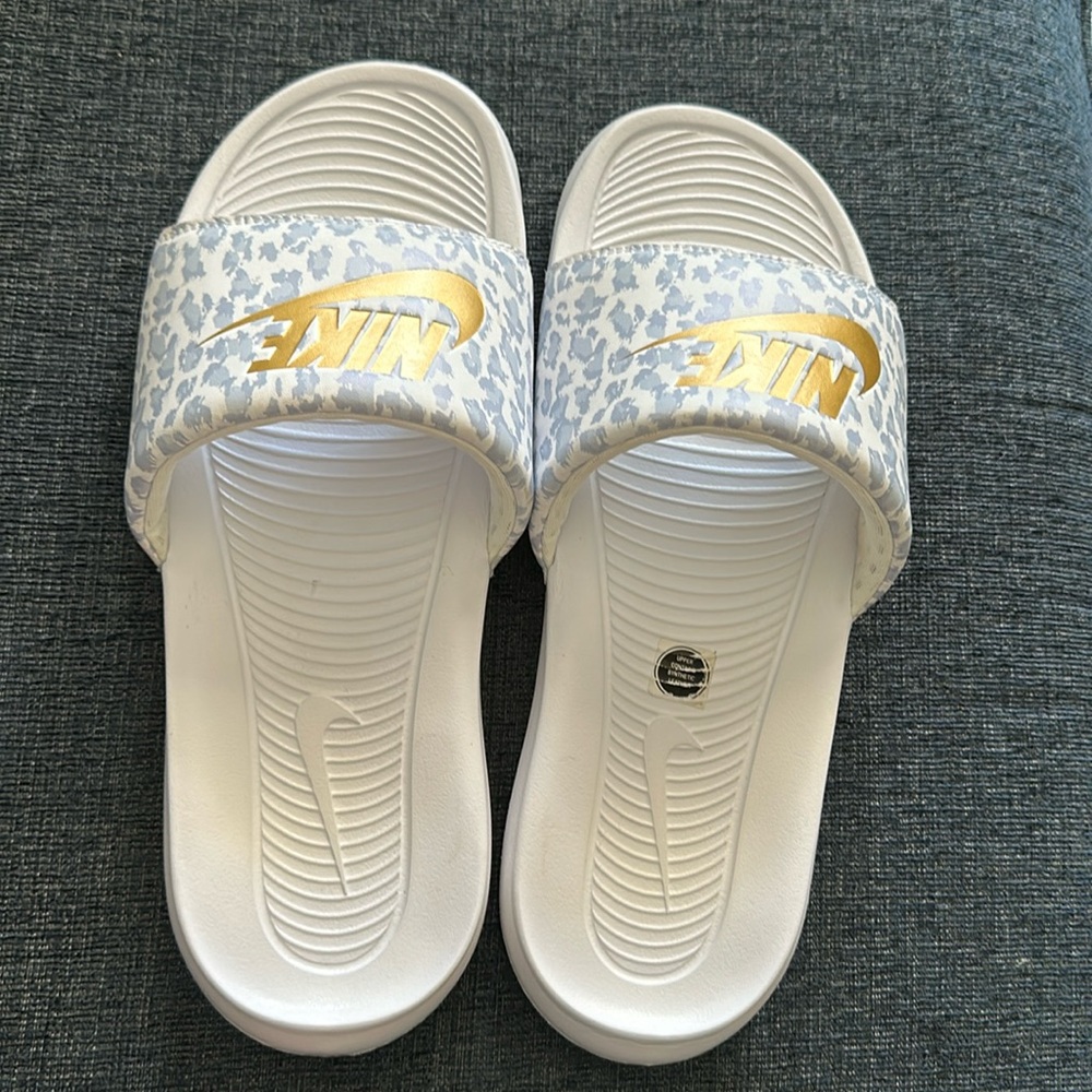 Nike Women’s Cheetah Print Gold Slip On